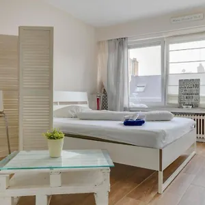 Apartment White House