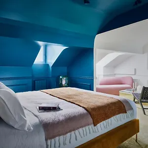 Halcyon Days Apartamento